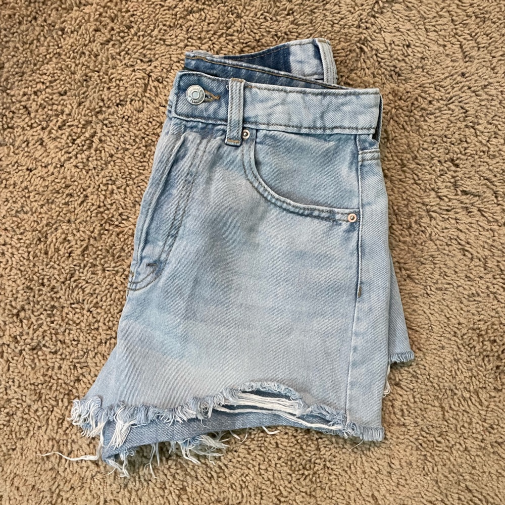 Light wash denim shorts